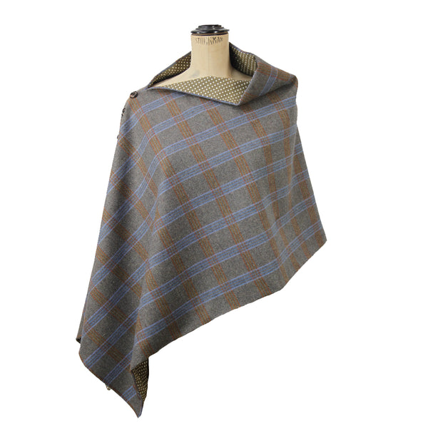 Tweed Poncho in Juniper