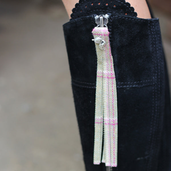 Tassels in Gooseberry Tweed