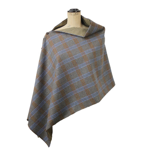 Tweed Poncho in Juniper